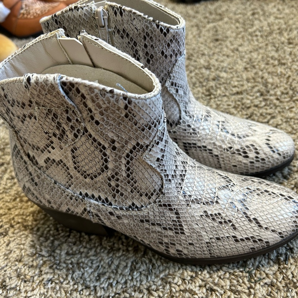 Snake-print Booties - Picture 5 of 5